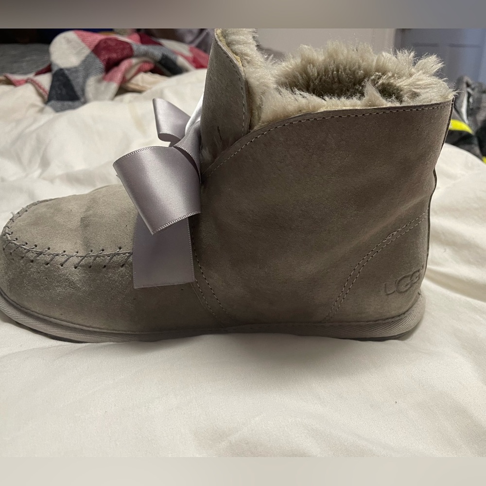 Ugg slipper moccasin. Worn once in the house to try on - Picture 3 of 3